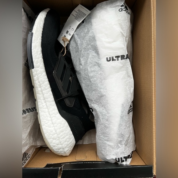 adidas Ultraboost 21 W Running Shoes | USA 9 - Picture 6 of 8